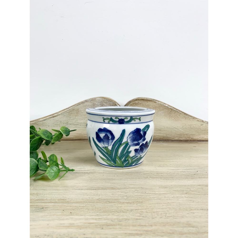 Vintage Chinoiserie Ceramic Cachepot Vase Planter Blue and White Floral Pottery